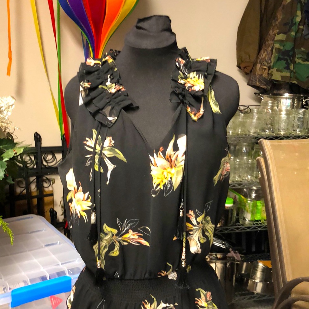Cute White House Black market floral dress